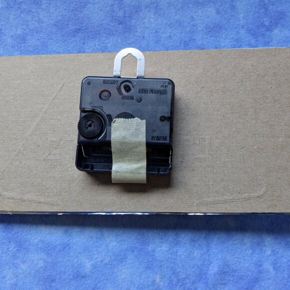 Snoppy/Woodstock Met Life Clock - Picture 6 of 7